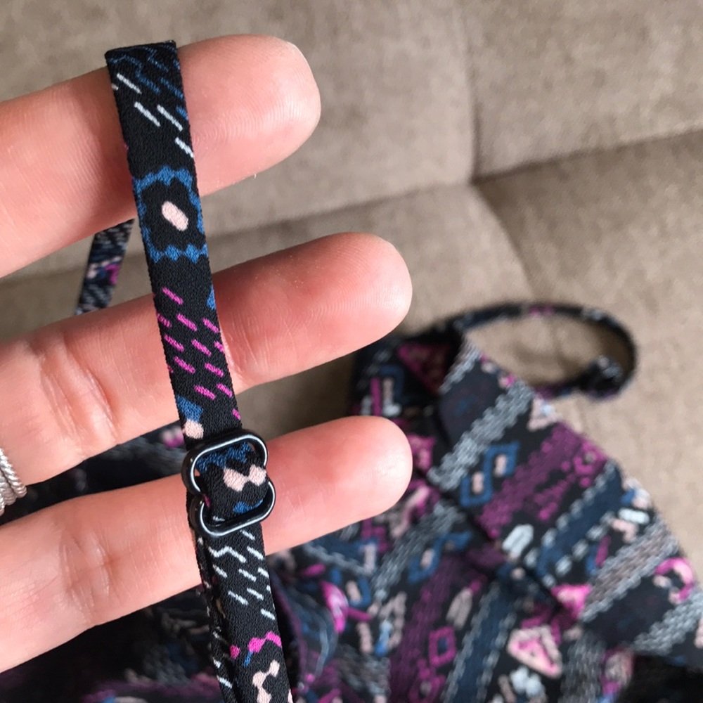 LA Hearts crop tank. Size Small. - Picture 3 of 3